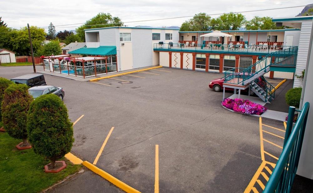 Scott'S Inn & Suites Камлупс Екстериор снимка