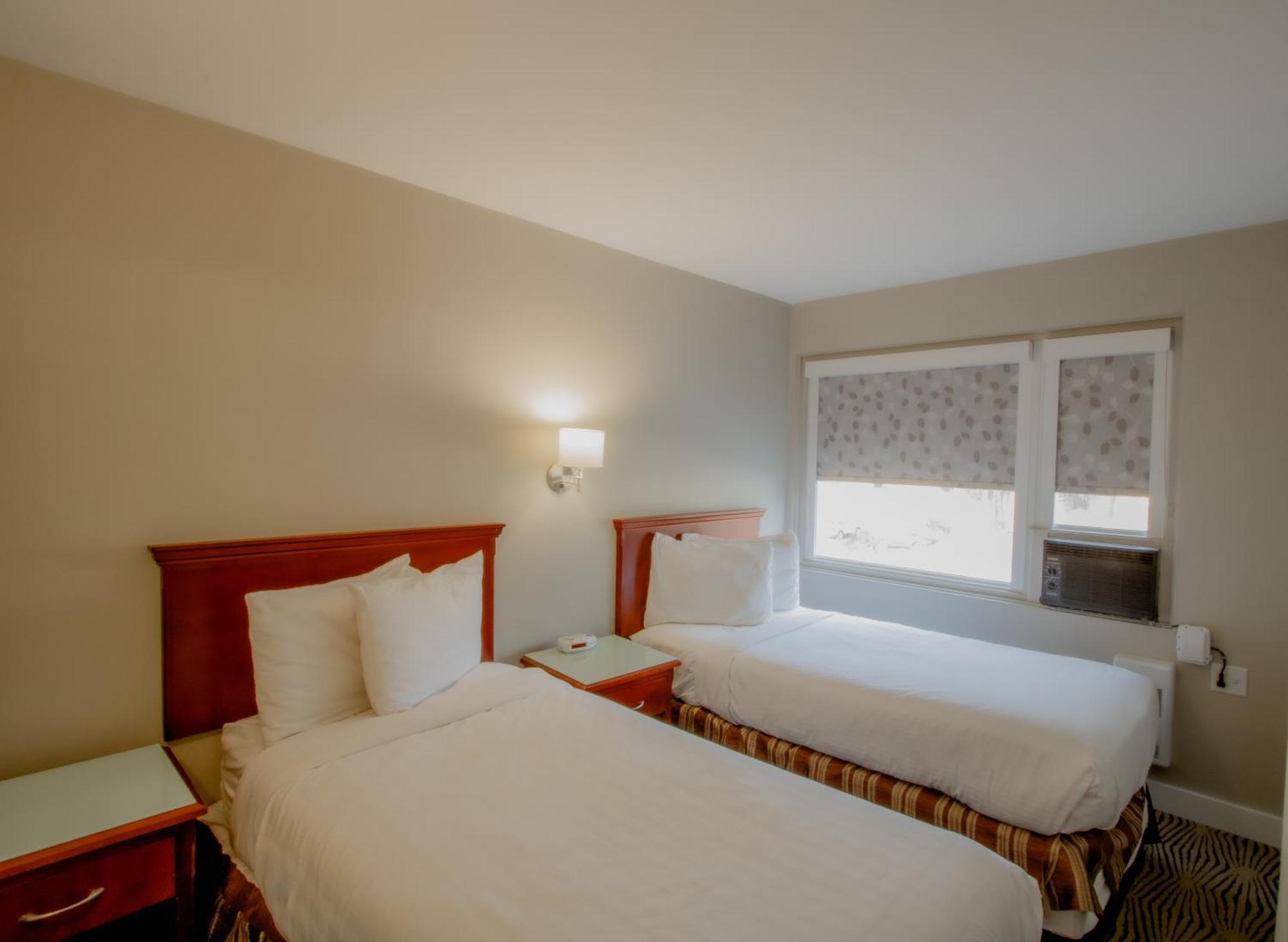 Scott'S Inn & Suites Камлупс Екстериор снимка