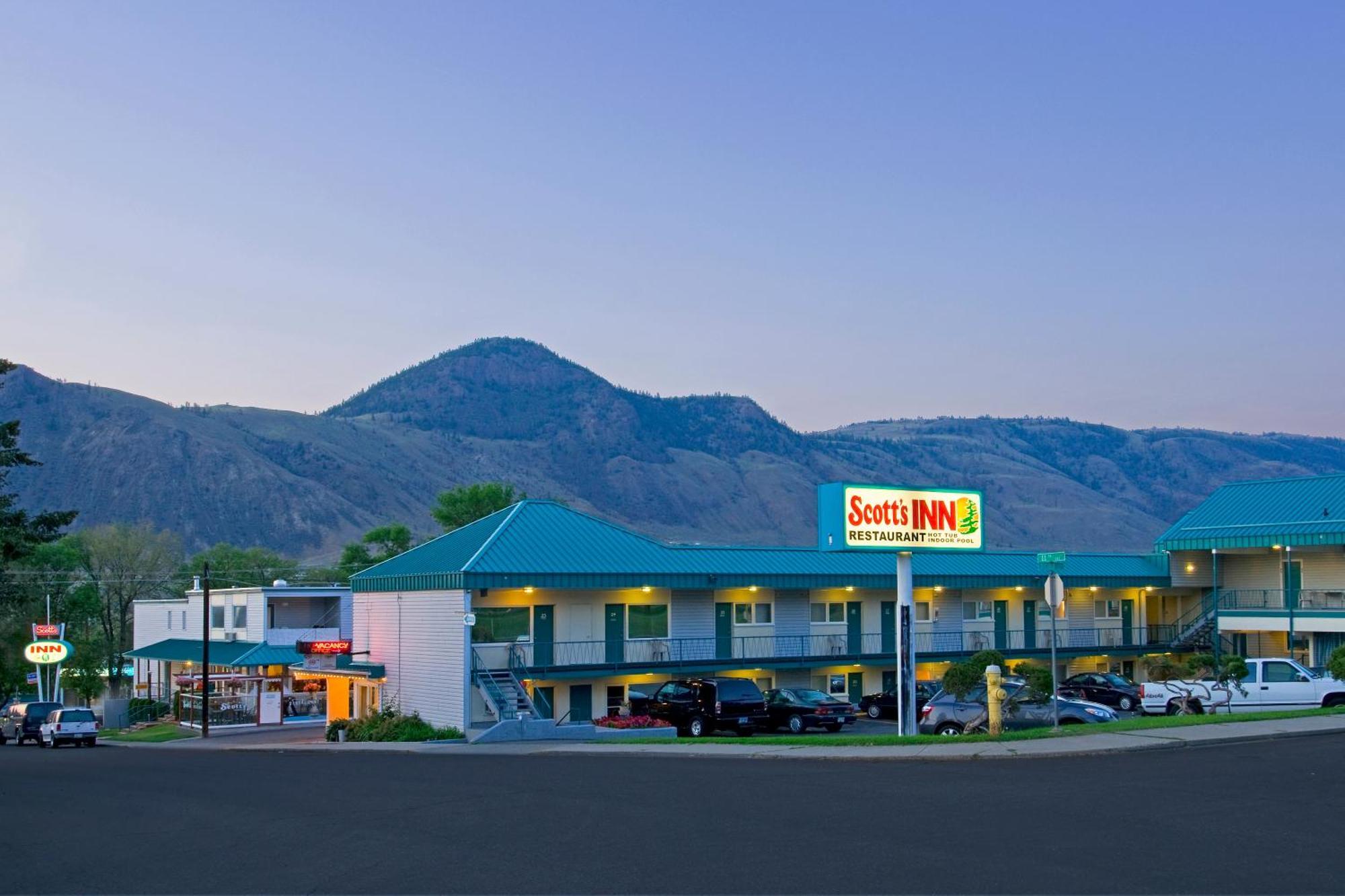 Scott'S Inn & Suites Камлупс Екстериор снимка