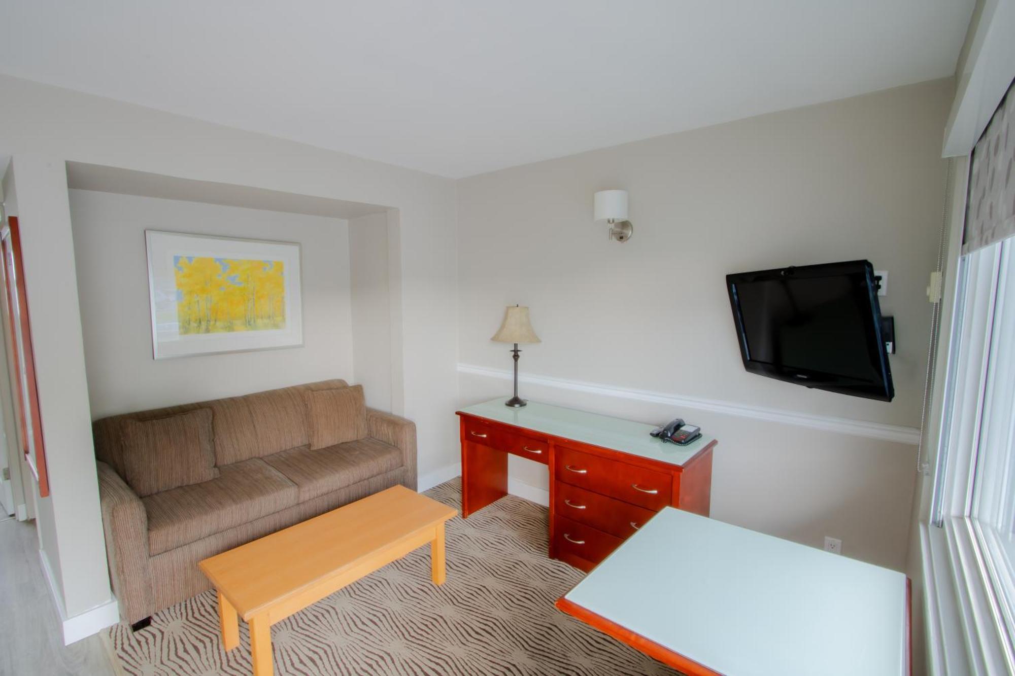 Scott'S Inn & Suites Камлупс Екстериор снимка
