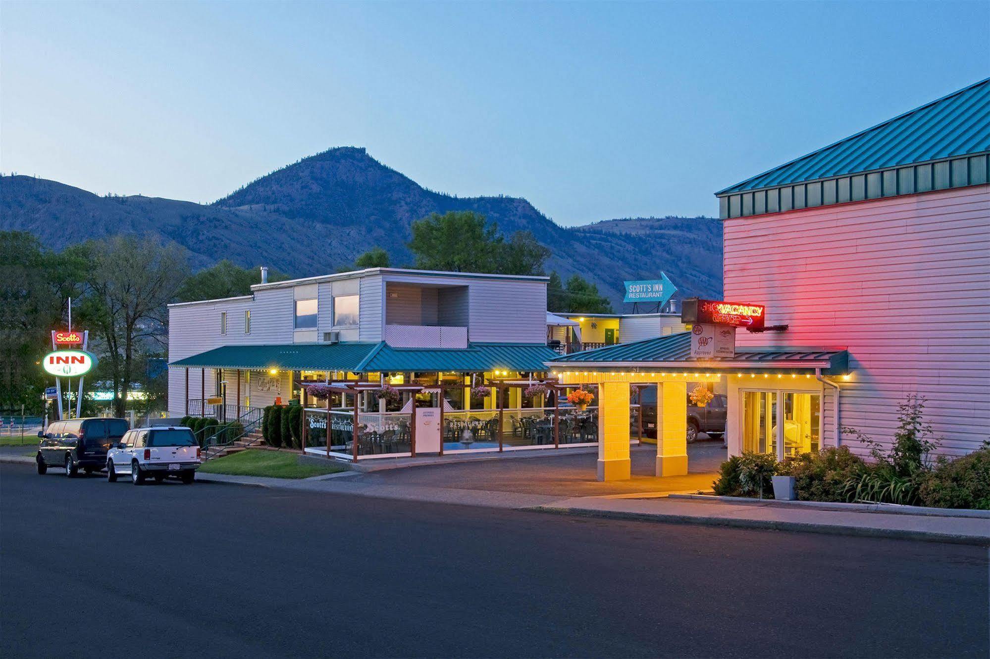 Scott'S Inn & Suites Камлупс Екстериор снимка