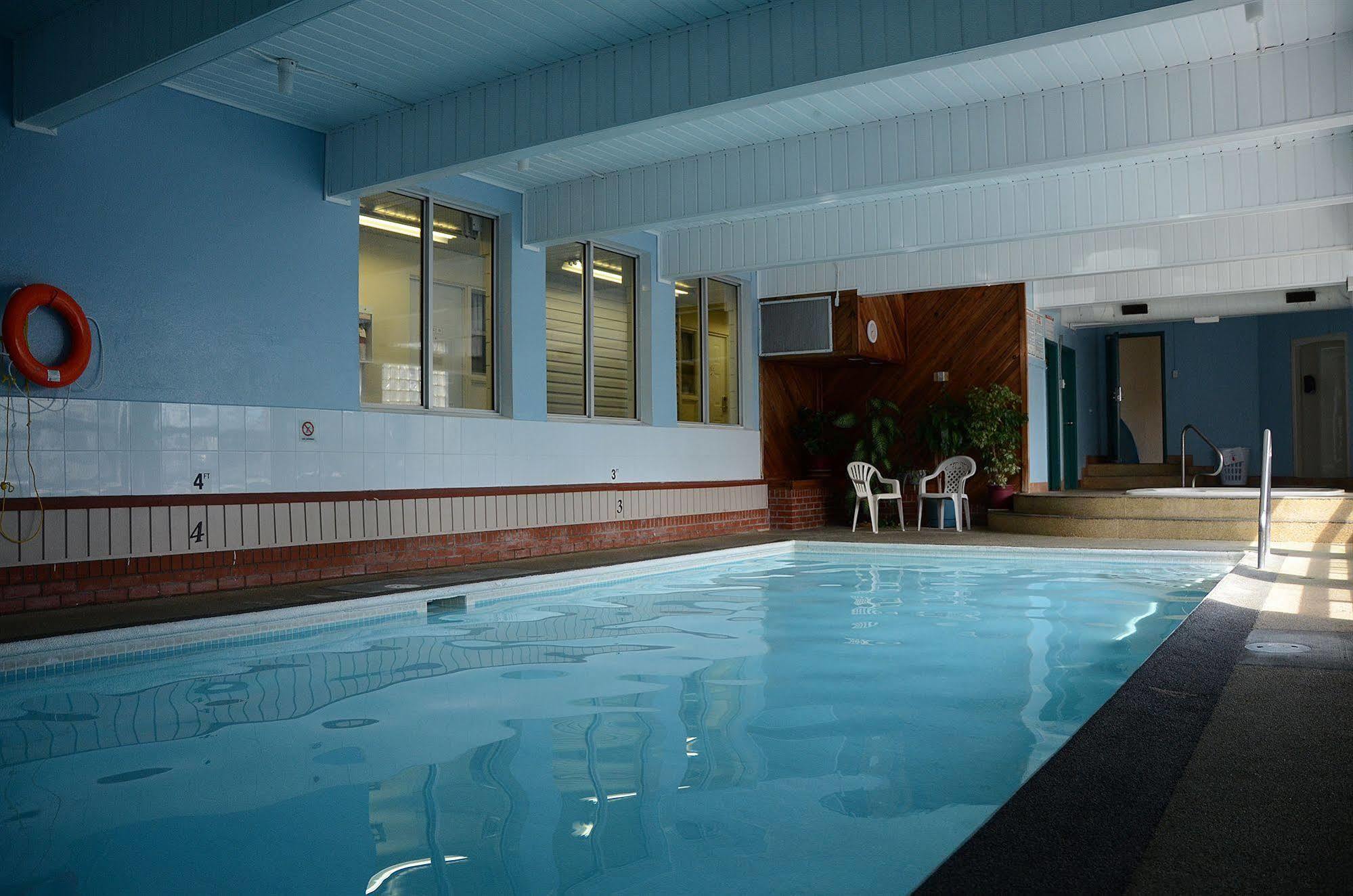 Scott'S Inn & Suites Камлупс Екстериор снимка